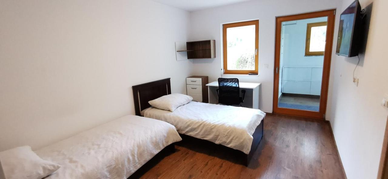 Apartments Domovoj Медводе Екстериор снимка