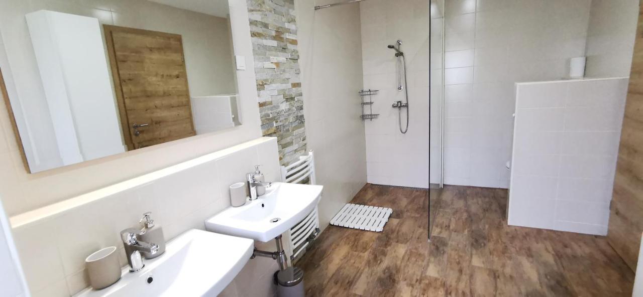 Apartments Domovoj Медводе Екстериор снимка