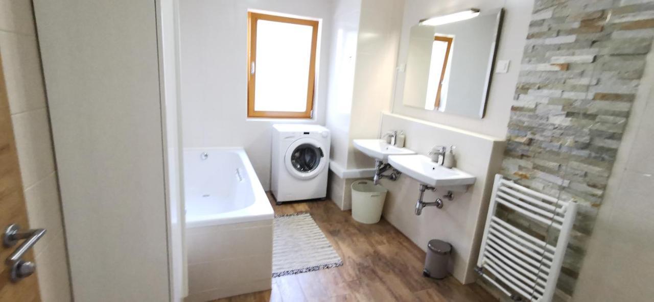 Apartments Domovoj Медводе Екстериор снимка